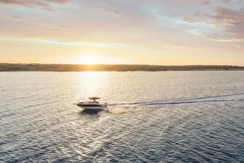 Slide: The Image of Sea Ray SLX 260 Outboard 2026 - 9