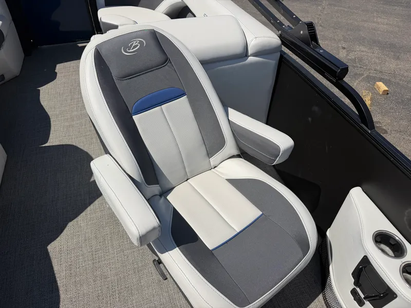 Slide: The Image of Barletta CORSA 22 QC TRITOON 2022 - 9