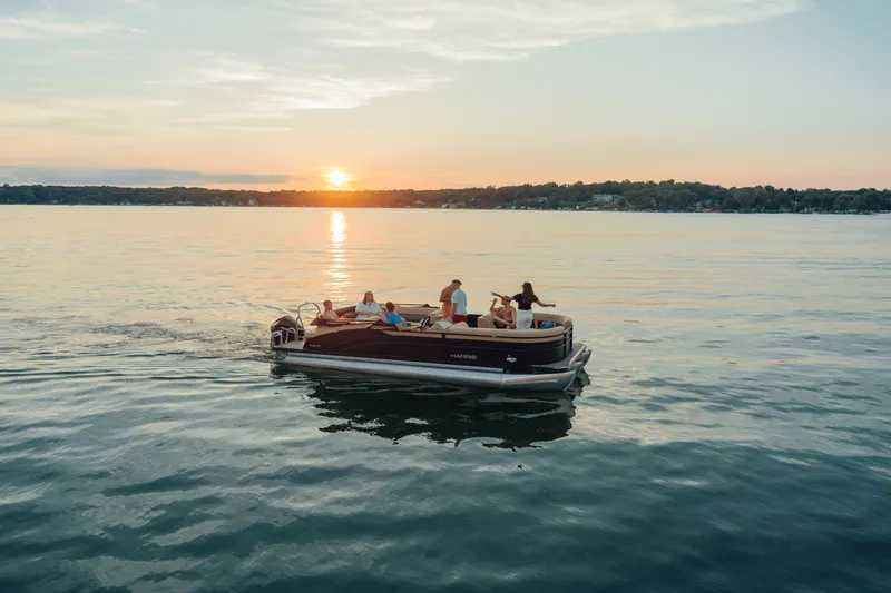 Slide: The Image of Harris 230 Cruiser 2025 - 17