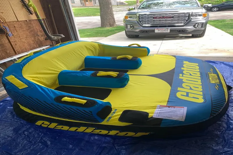 Slide: The Image of Bayliner VR5 Bowrider I/O 2021 - 17