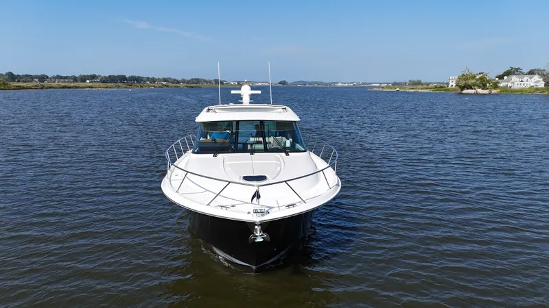 Slide: The Image of Tiara 53 COUPE 2018 - 12