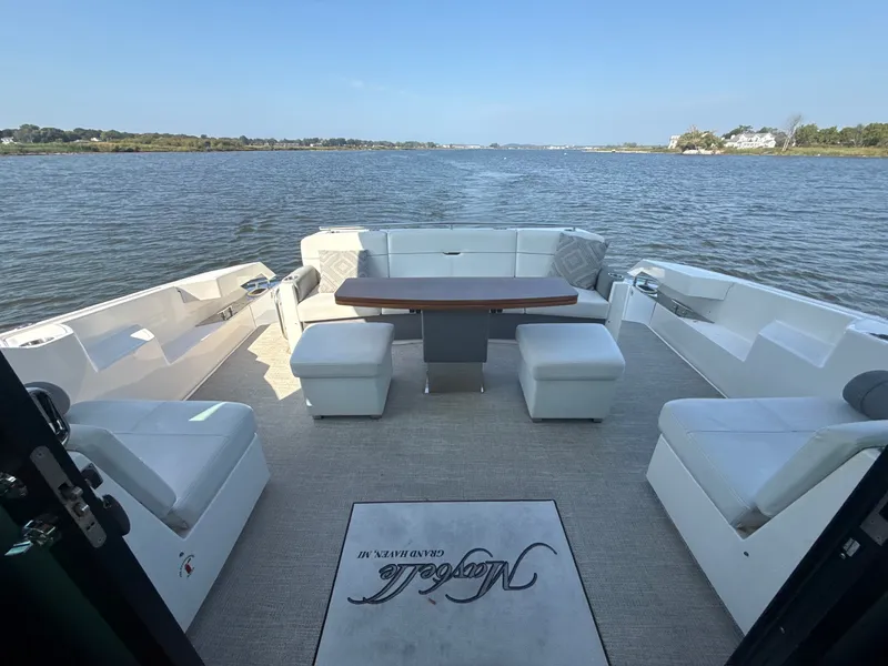 Slide: The Image of Tiara 53 COUPE 2018 - 16