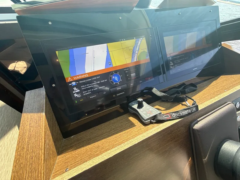 Slide: The Image of Tiara 53 COUPE 2018 - 26