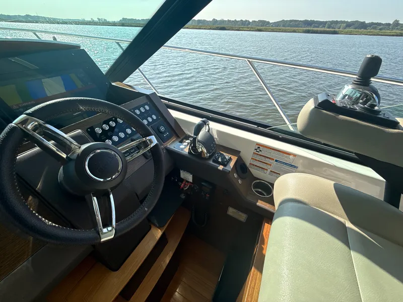 Slide: The Image of Tiara 53 COUPE 2018 - 28