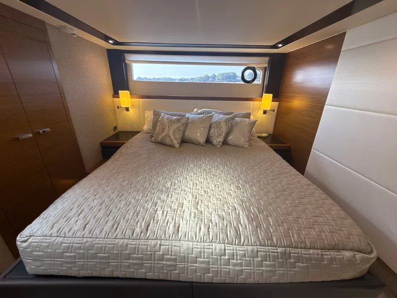 Slide: The Image of Tiara 53 COUPE 2018 - 36