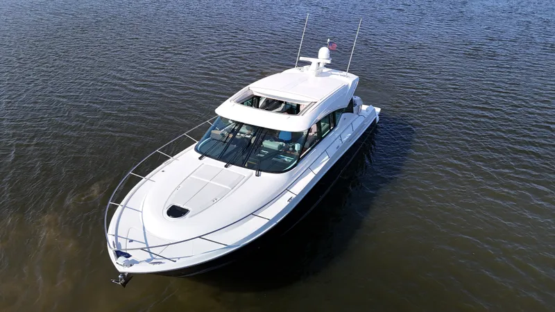 Slide: The Image of Tiara 53 COUPE 2018 - 9