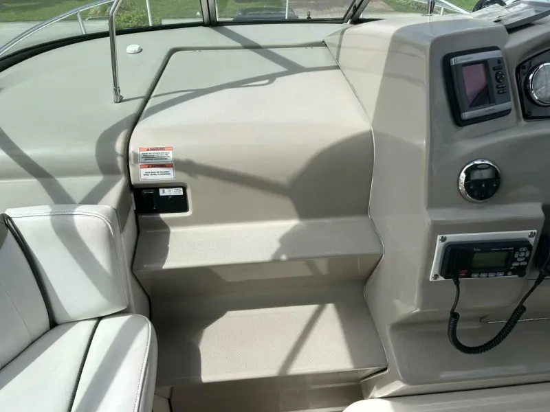 Slide: The Image of Sea Ray 240 Sundancer 2007 - 5