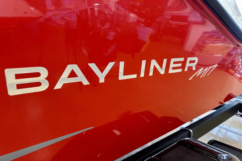 Slide: The Image of Bayliner M17 2025 - 3