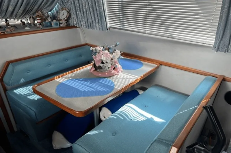Slide: The Image of Sea Ray 380 AFT CABIN 1990 - 14