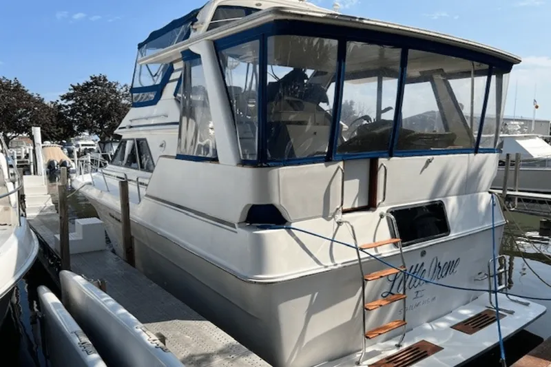 Slide: The Image of Sea Ray 380 AFT CABIN 1990 - 2