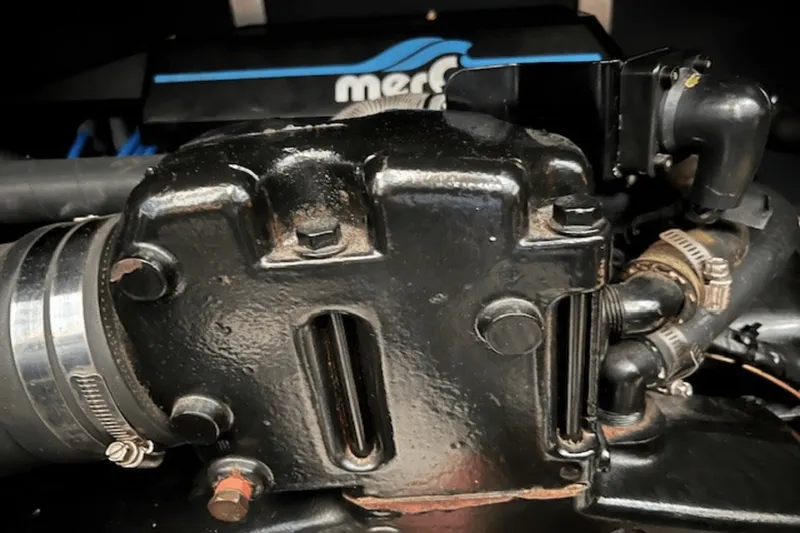 Slide: The Image of Sea Ray 380 AFT CABIN 1990 - 24