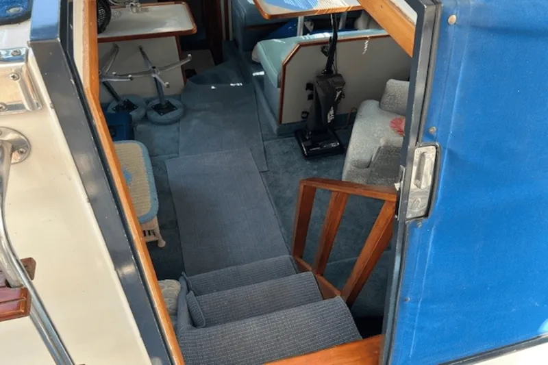 Slide: The Image of Sea Ray 380 AFT CABIN 1990 - 8