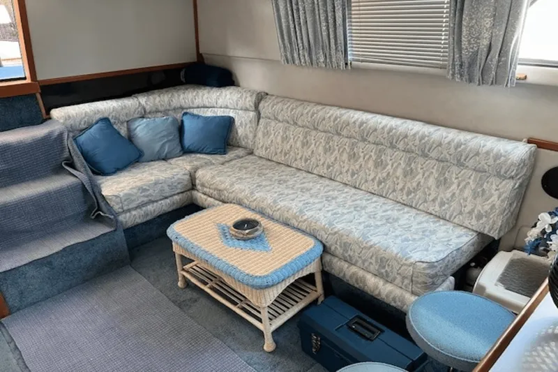 Slide: The Image of Sea Ray 380 AFT CABIN 1990 - 9