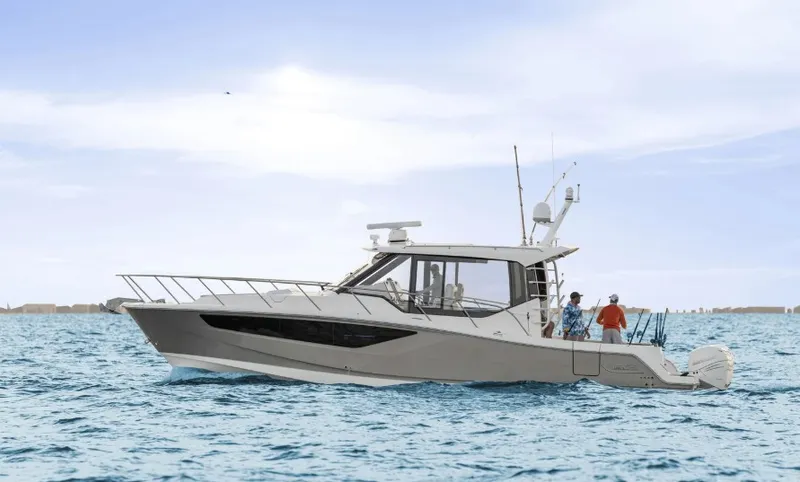 The Image of Boston Whaler 405 Conquest 2027 - 0