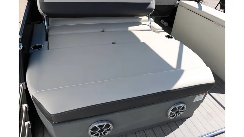 Slide: The Image of Sylvan Mirage X3 CLZ DH Tri Toon 2025 - 23