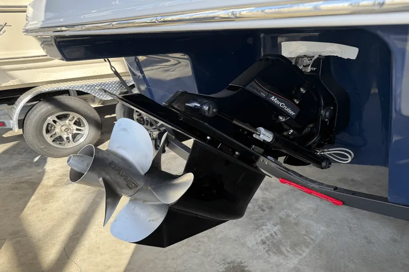 Slide: The Image of Four Winns H6 2025 - 33