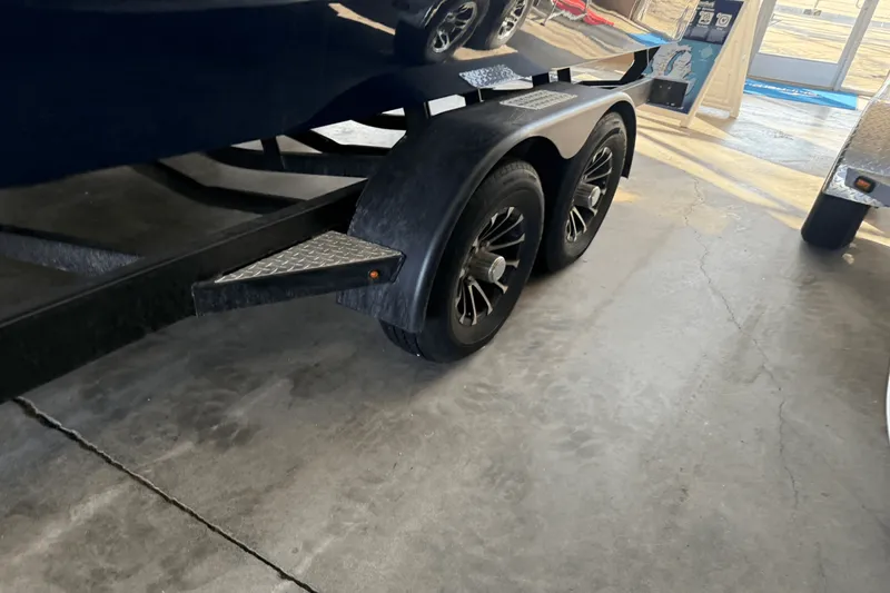 Slide: The Image of Four Winns H6 2025 - 34