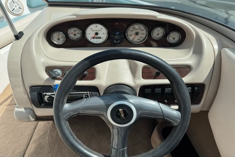 Slide: The Image of Mastercraft 230 MARISTAR 2000 - 21