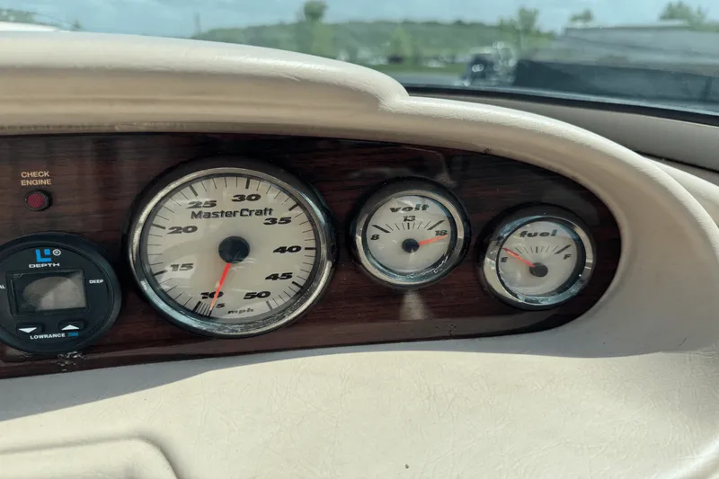 Slide: The Image of Mastercraft 230 MARISTAR 2000 - 23