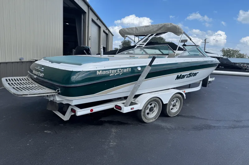 Slide: The Image of Mastercraft 230 MARISTAR 2000 - 3