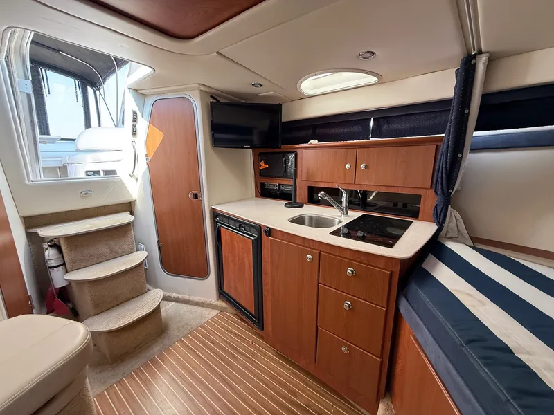 Slide: The Image of Bayliner 320SB 2008 - 14