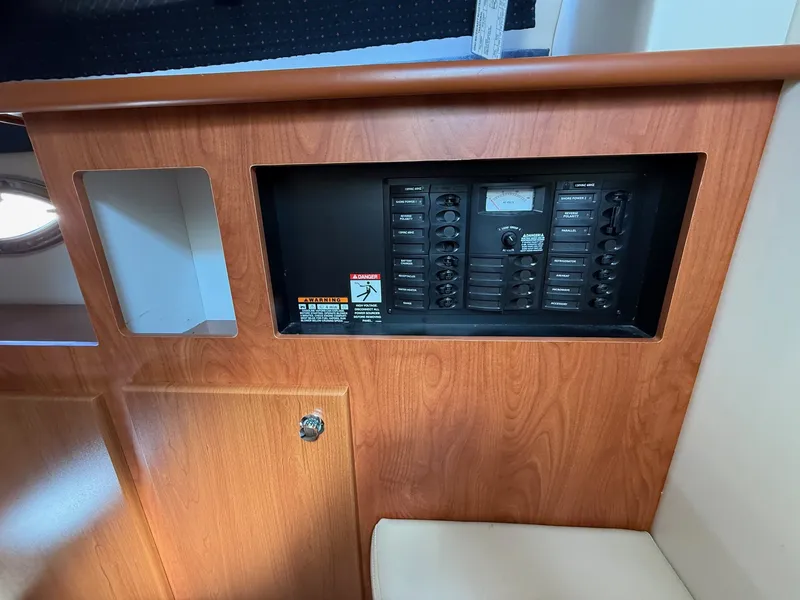 Slide: The Image of Bayliner 320SB 2008 - 15