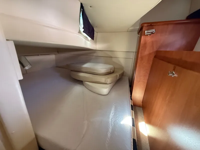 Slide: The Image of Bayliner 320SB 2008 - 16