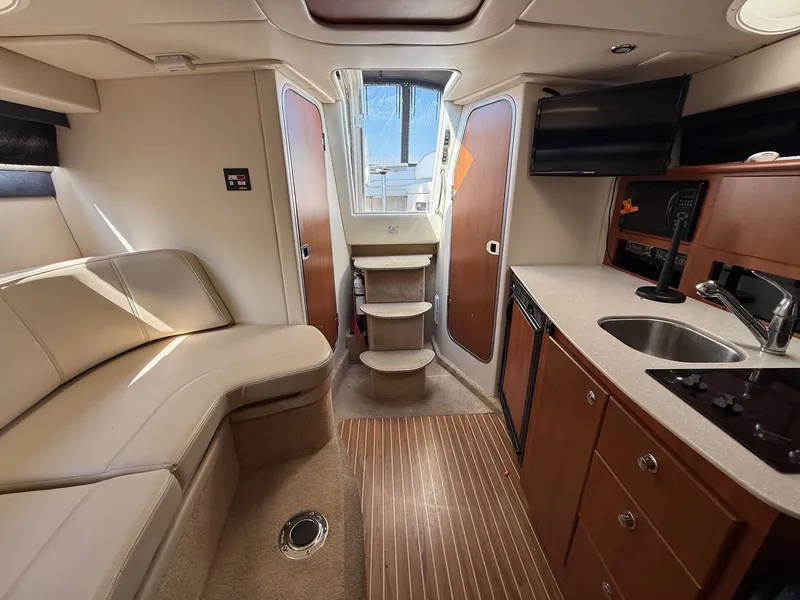 Slide: The Image of Bayliner 320SB 2008 - 18