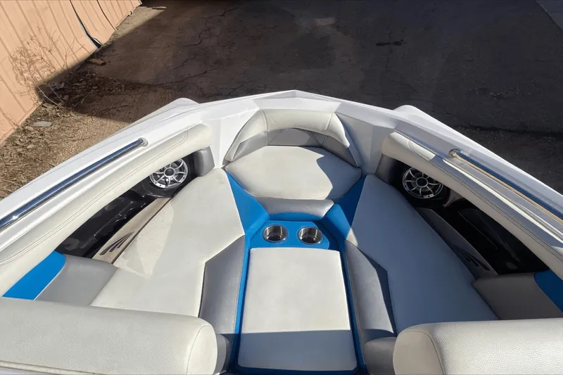 Slide: The Image of Tige R20 2014 - 17