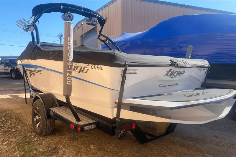 Slide: The Image of Tige R20 2014 - 2