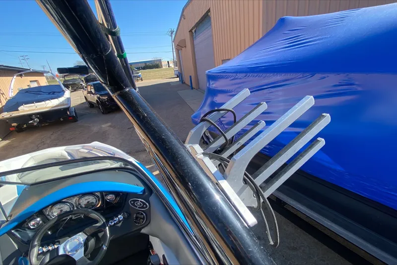 Slide: The Image of Tige R20 2014 - 21