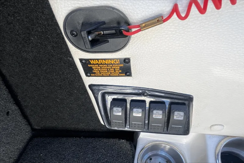 Slide: The Image of Tige R20 2014 - 23