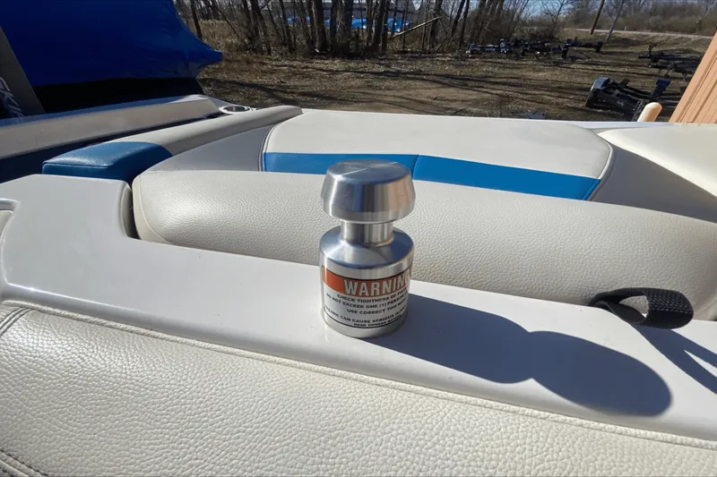 Slide: The Image of Tige R20 2014 - 24