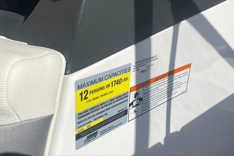 Slide: The Image of Tige R20 2014 - 26