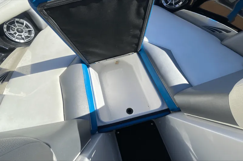 Slide: The Image of Tige R20 2014 - 27