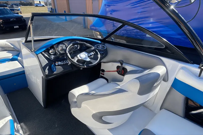 Slide: The Image of Tige R20 2014 - 38