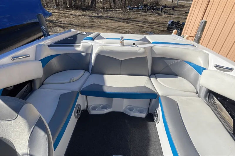 Slide: The Image of Tige R20 2014 - 4