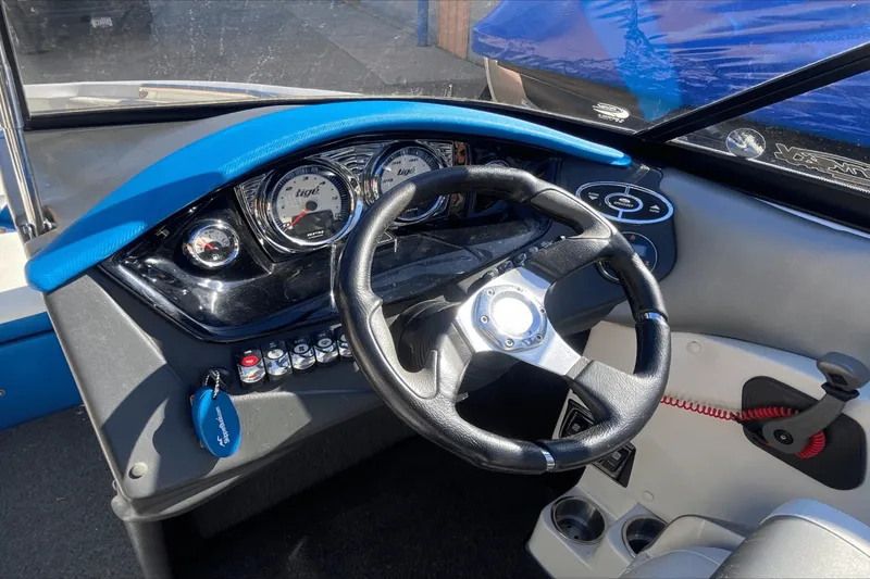 Slide: The Image of Tige R20 2014 - 6