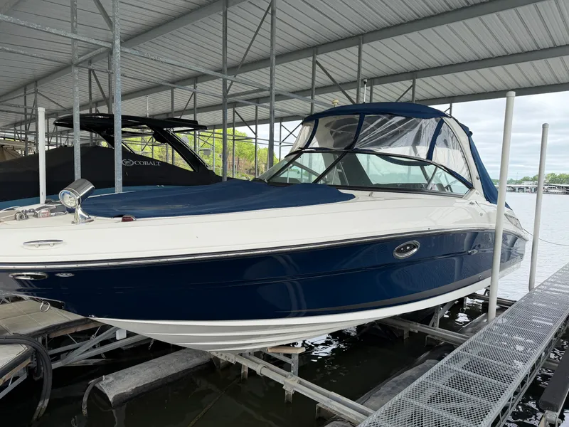 The Image of Sea Ray 300 SLX 2013 - undefined