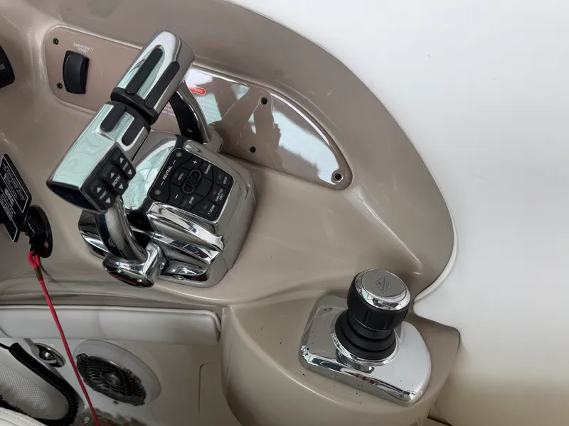 Slide: The Image of Sea Ray 300 SLX 2013 - 12