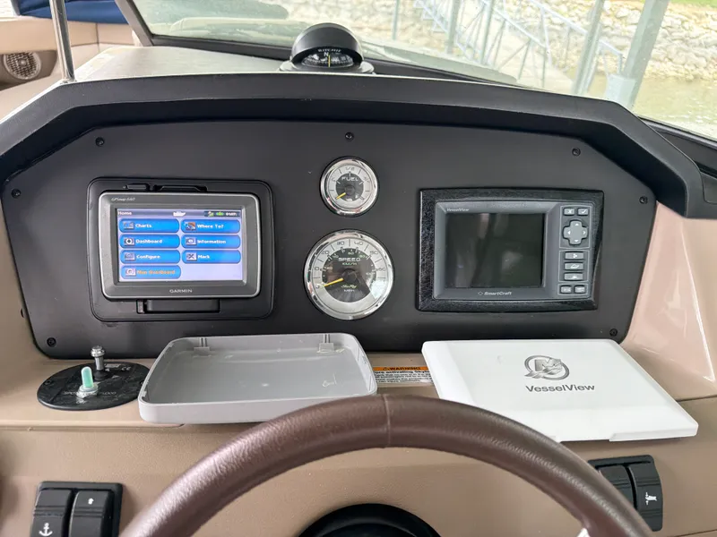 Slide: The Image of Sea Ray 300 SLX 2013 - 13