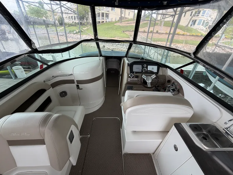 Slide: The Image of Sea Ray 300 SLX 2013 - 24
