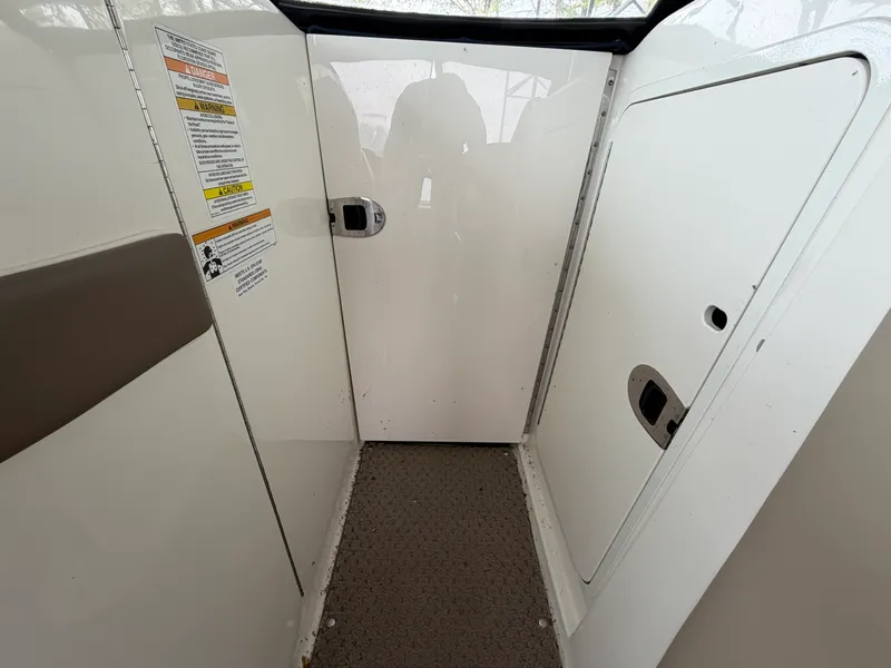 Slide: The Image of Sea Ray 300 SLX 2013 - 27