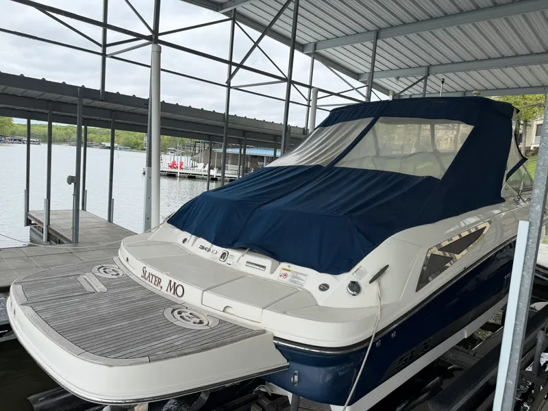 Slide: The Image of Sea Ray 300 SLX 2013 - 40