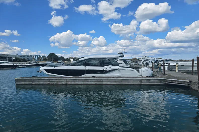 Slide: The Image of Galeon 375 GTO 2025 - 2