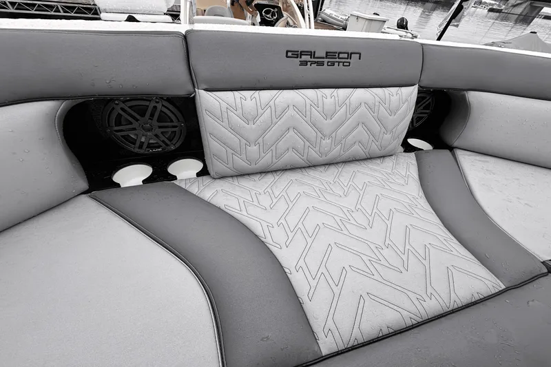 Slide: The Image of Galeon 375 GTO 2025 - 45