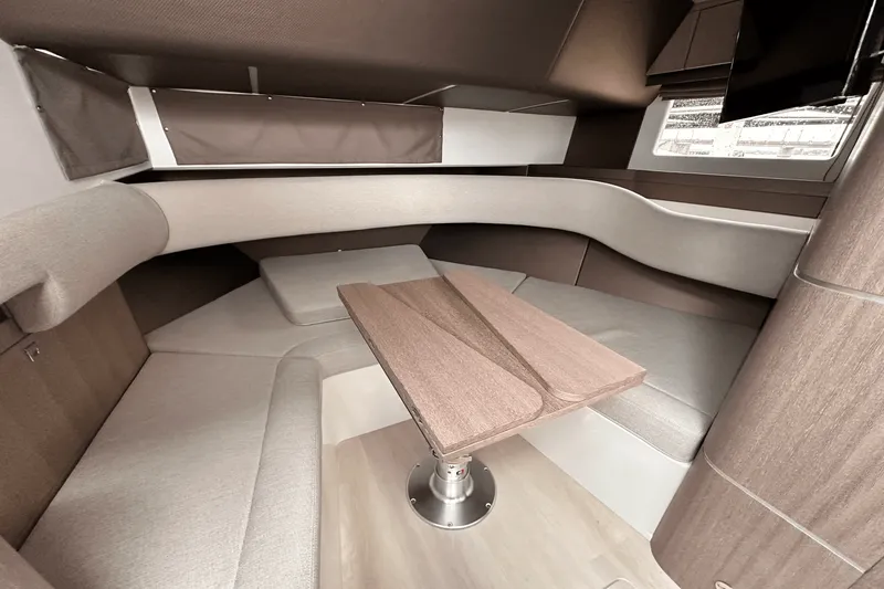 Slide: The Image of Galeon 375 GTO 2025 - 49