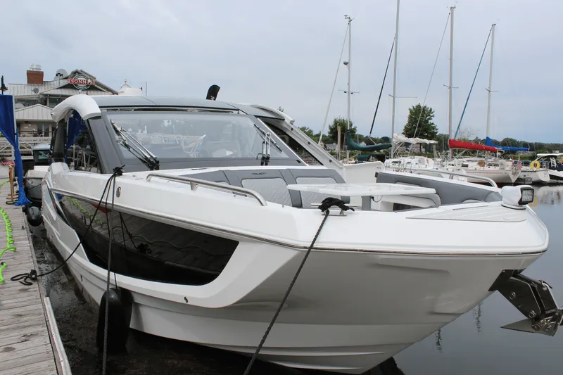 Slide: The Image of Galeon 375 GTO 2025 - 5