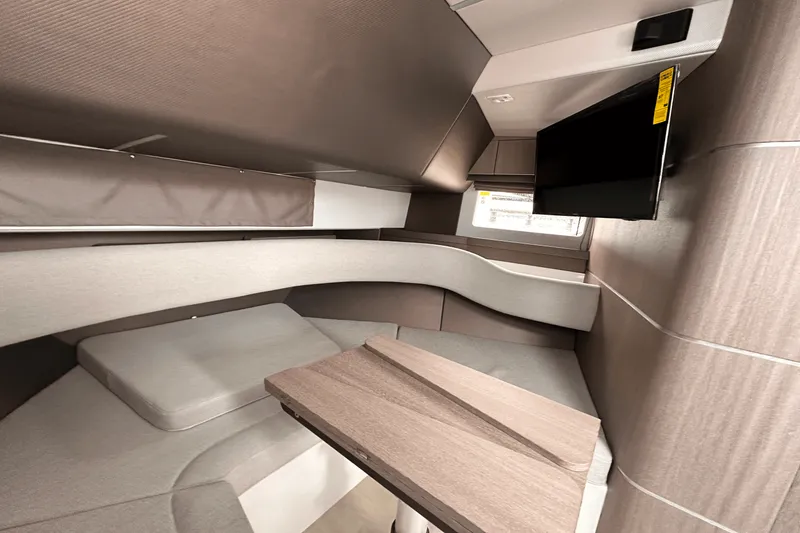 Slide: The Image of Galeon 375 GTO 2025 - 50