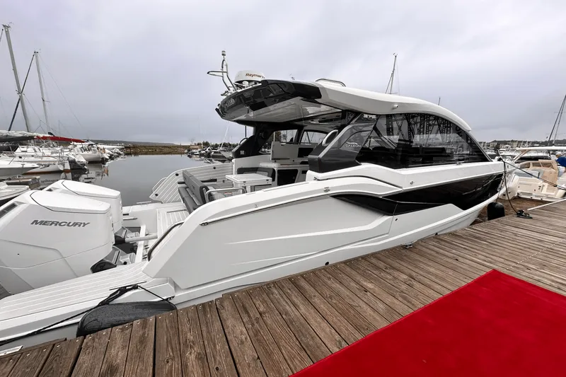 Slide: The Image of Galeon 375 GTO 2025 - 7